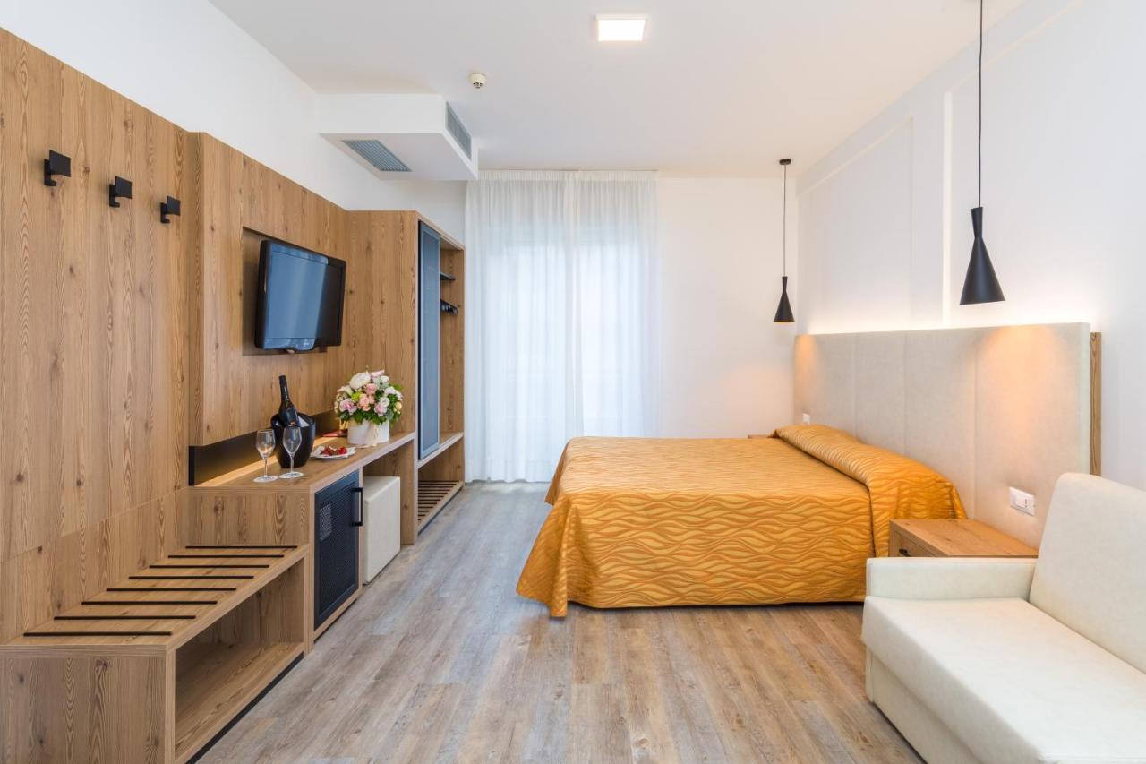 Hotel Nettuno Caorle Buitenkant foto
