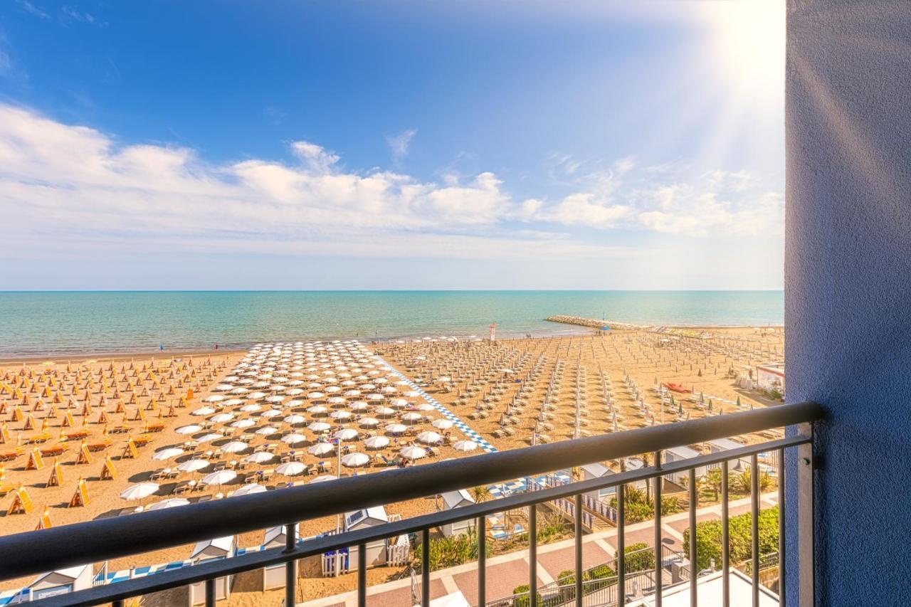 Hotel Nettuno Caorle Buitenkant foto