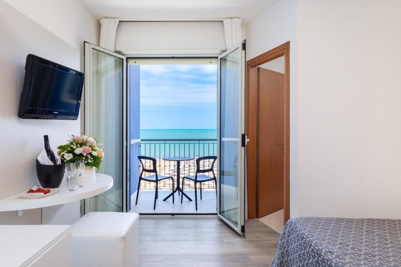 Hotel Nettuno Caorle Buitenkant foto