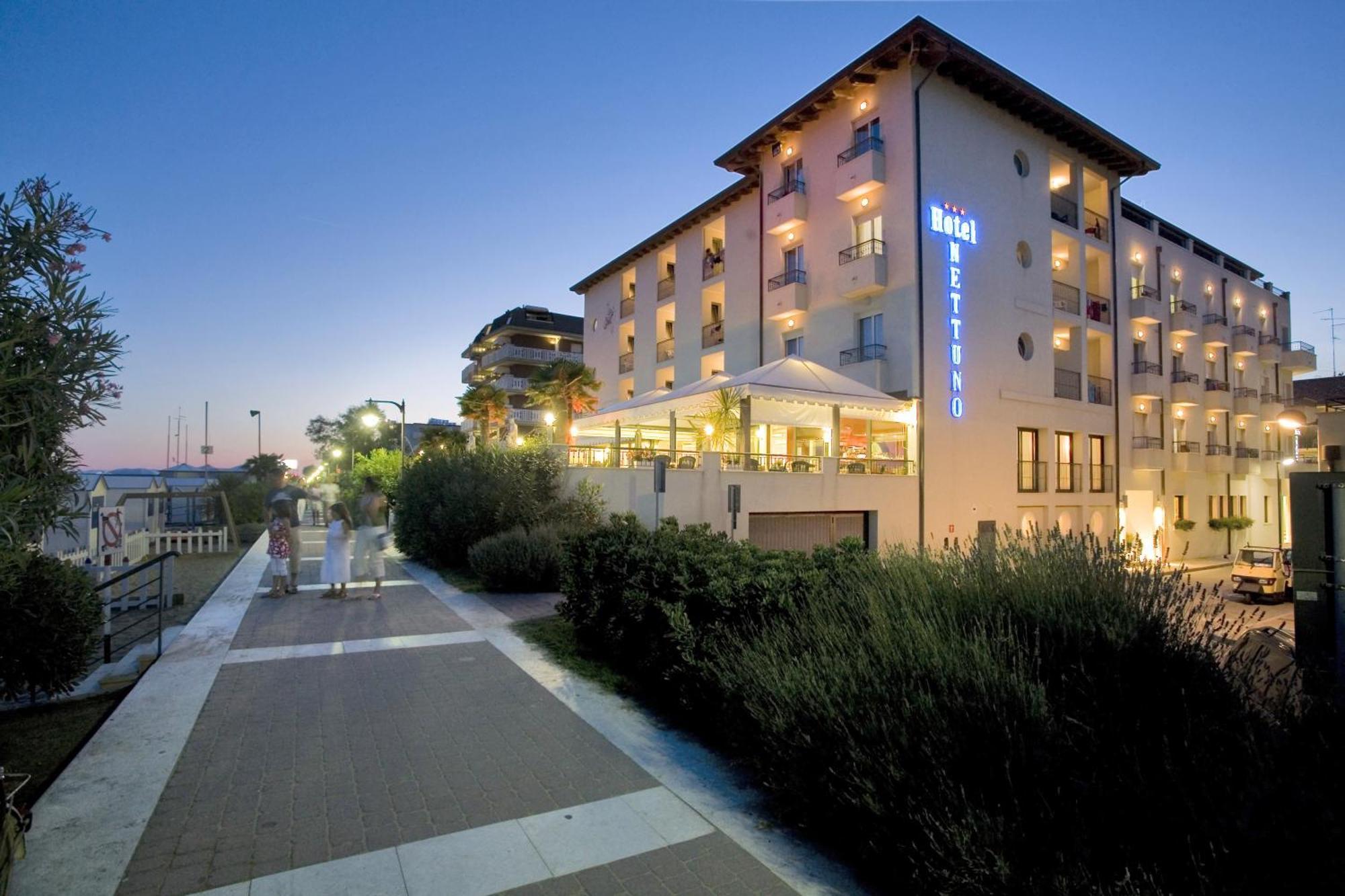 Hotel Nettuno Caorle Buitenkant foto
