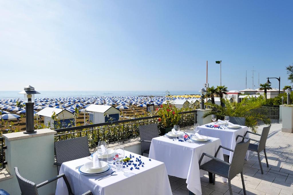 Hotel Nettuno Caorle Buitenkant foto