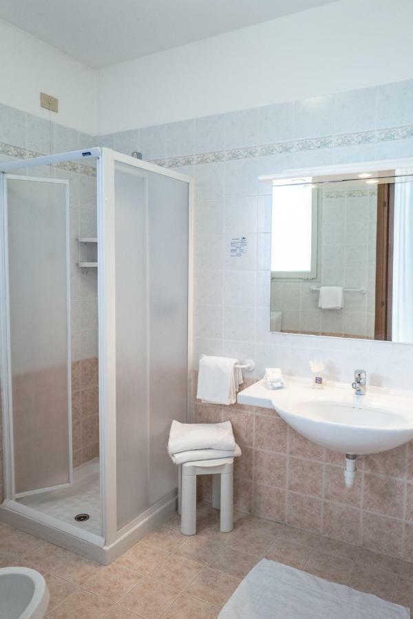 Hotel Nettuno Caorle Buitenkant foto